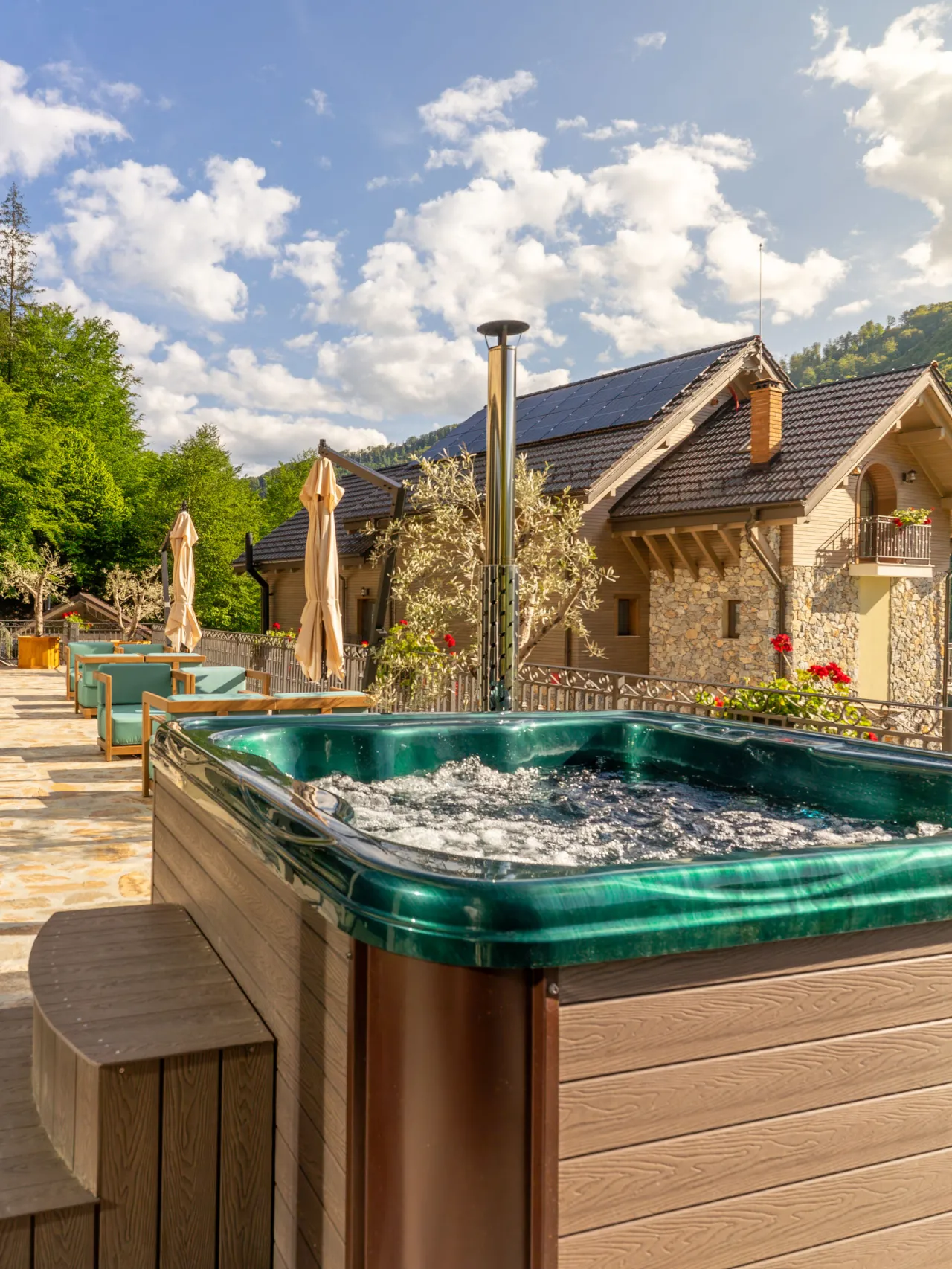 Ciubărul Vlădurel - Ciubăr din lemn cu vedere panoramică