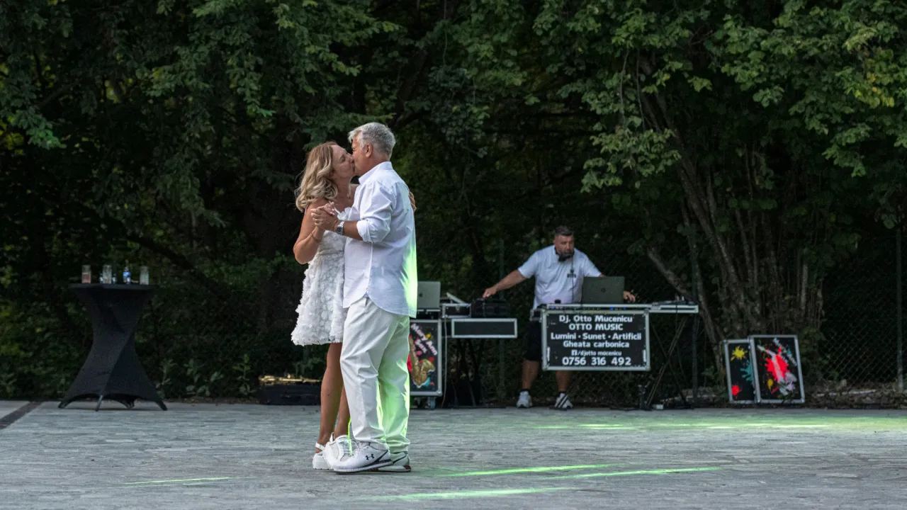 Pensiunea Vladurel - Logodne și cine romantice