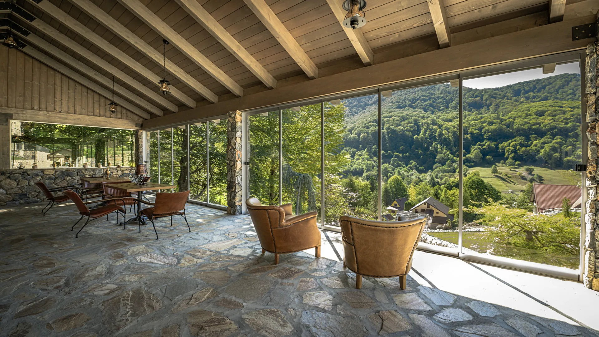 Pensiunea Vladurel - Vedere panoramică din restaurant